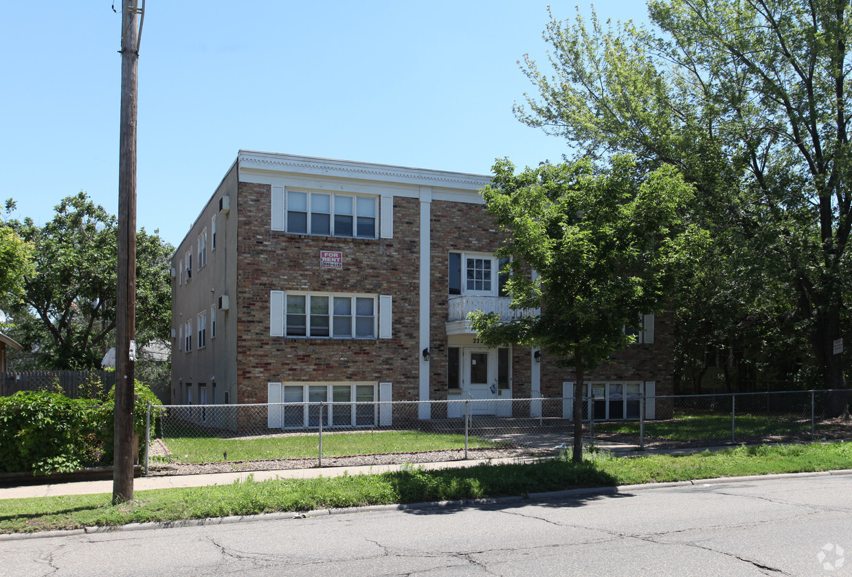 Building Photo - 2723 Cedar Ave South