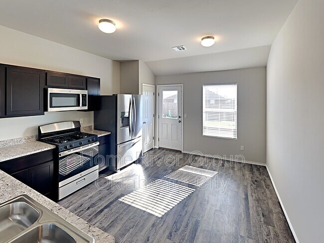 Building Photo - 212 Klare Ct