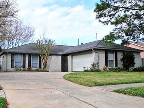 Building Photo - 310 Gentilly Dr