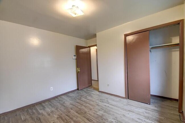 Building Photo - 1145 Logan St