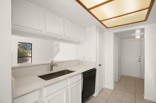 Foto del edificio - 13331 Water Oak Ln