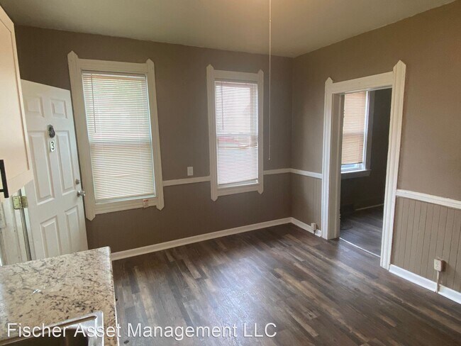 Building Photo - 1 br, 1 bath Apartment - 3164 west 73rd St...