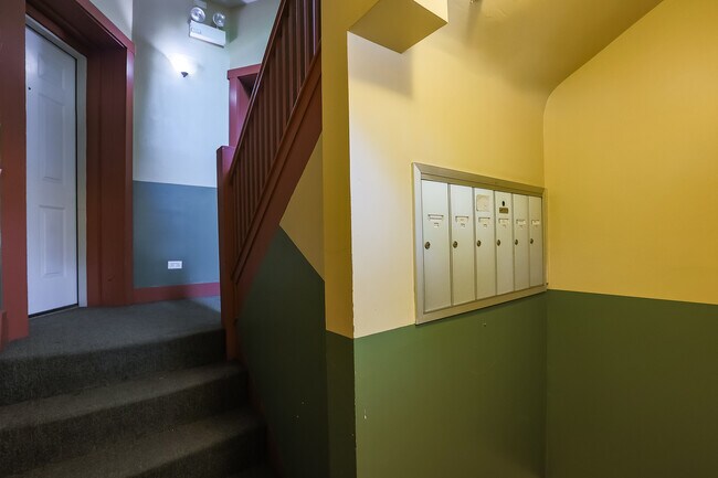 Building Photo - 2010 N Spaulding Ave