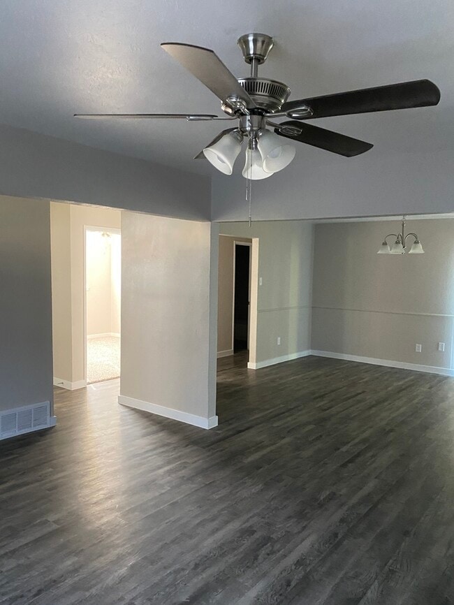 Building Photo - 714 Oceanview Dr