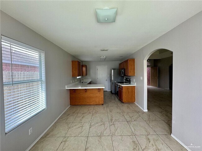 Building Photo - 1822 Butkus Dr