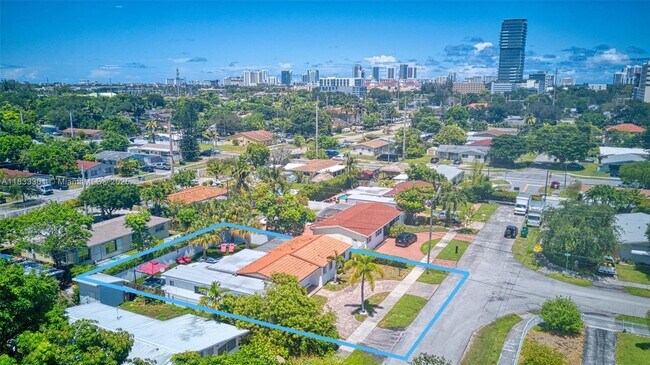 Foto del edificio - 2545 NE 214th St