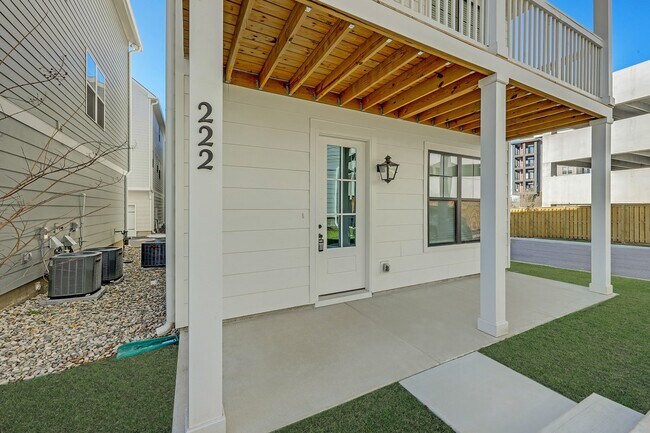 Building Photo - 222 Founders Ln