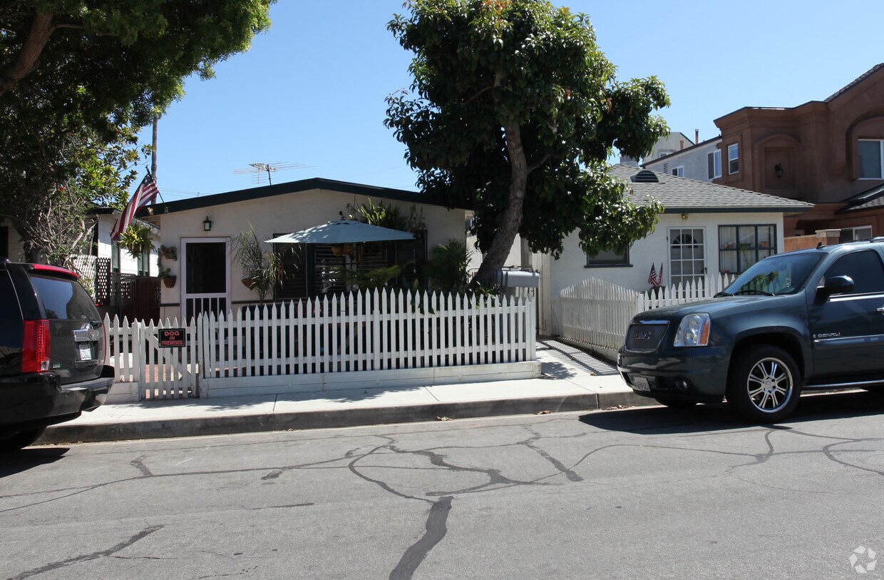 Foto del edificio - 214-216 Elmira Ave
