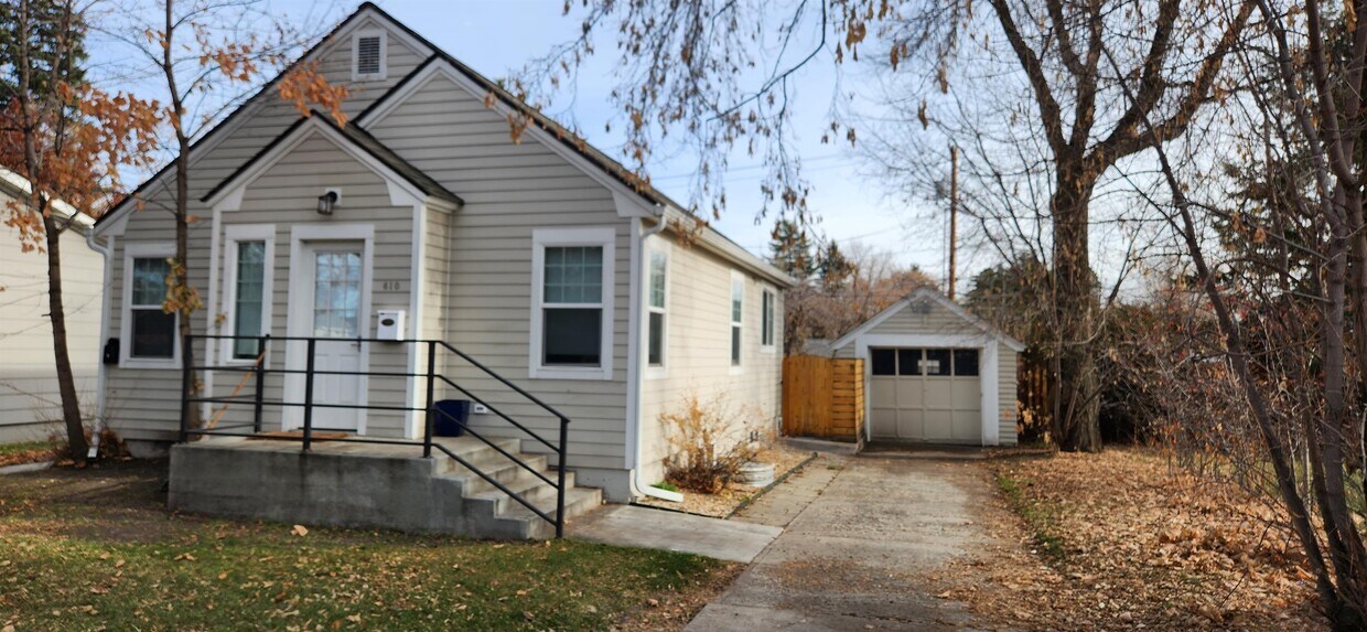 Primary Photo - 610 N Grand Ave