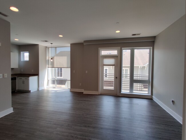 Building Photo - 2 Bedroom Unit in SouthEnd!!