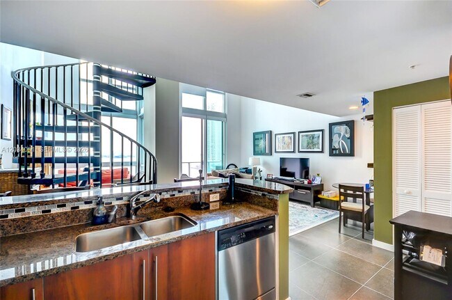 Foto del edificio - 300 S Biscayne Blvd