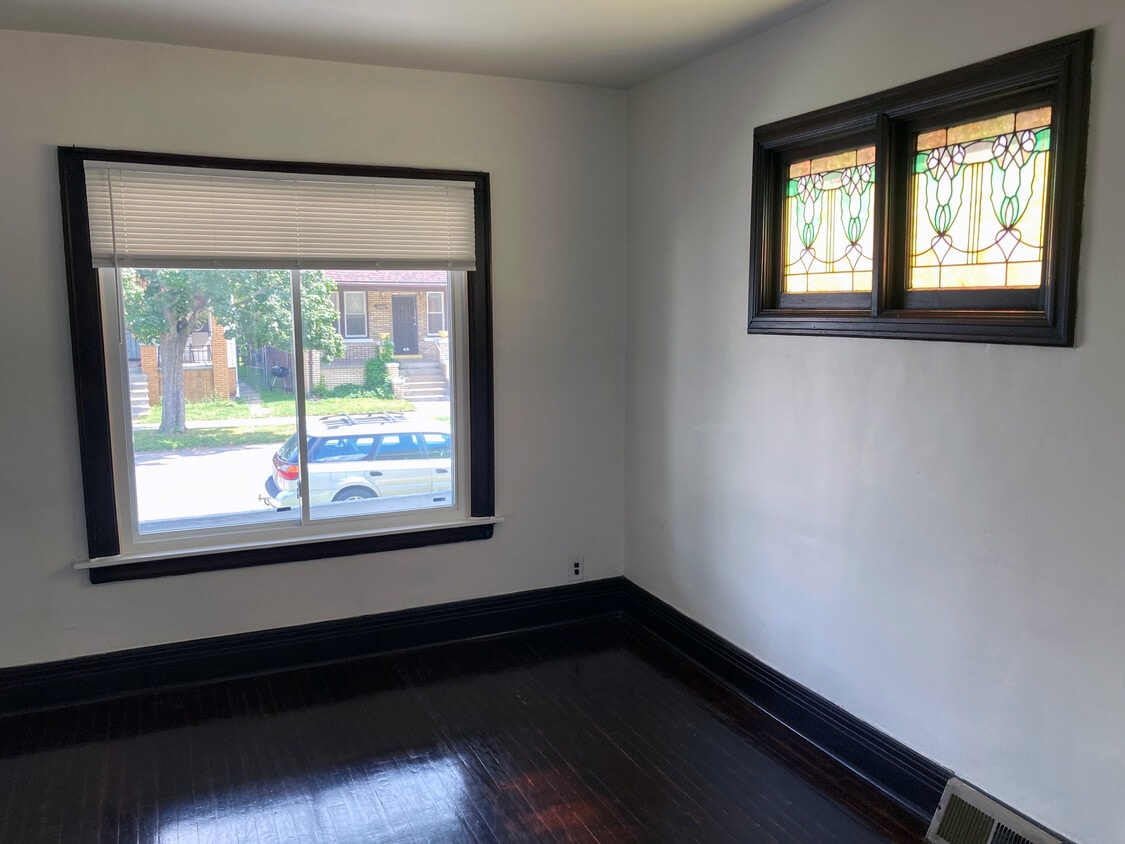 Entry/Living Rooom - 12087 Saint Aubin St