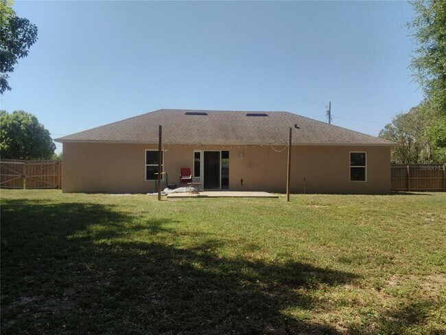 Foto del edificio - 56 Dahlia Dr