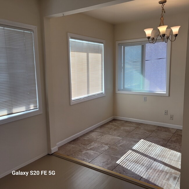 Dining Room - 935 Freeman Ave