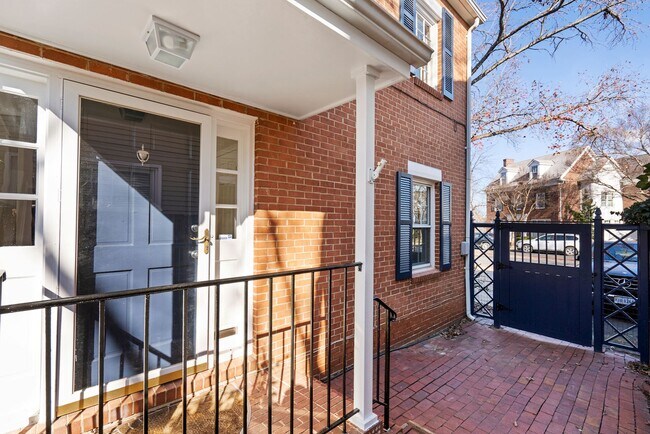 Charming porch that welcomes you home - 1020 Powhatan St