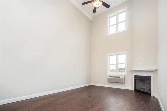 Building Photo - 221 62nd St