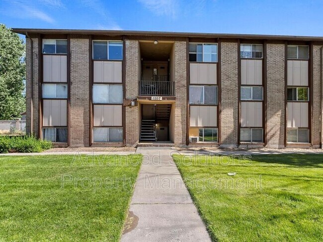 Foto del edificio - 1353 N Redwood Rd