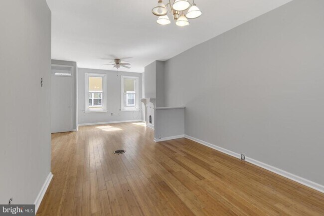 Building Photo - 2333 Greenwich St