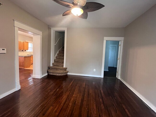 Foto del edificio - Large-updated home!