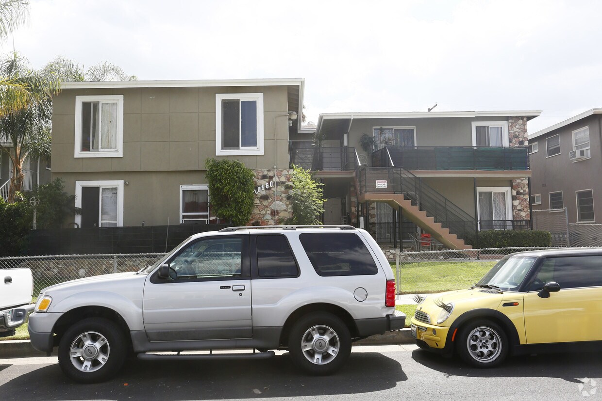 Building Photo - 20560 Hartland St