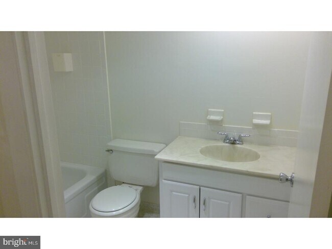 Foto del edificio - 379 Old Forge Crossing