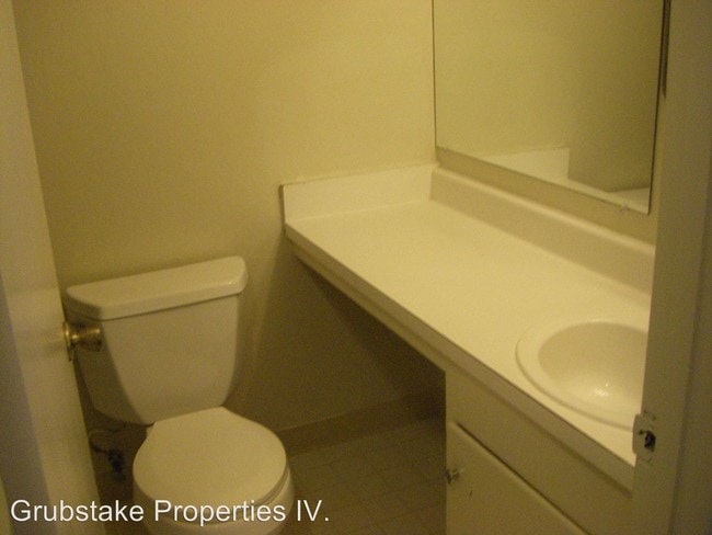 Building Photo - 565 S Norfolk St