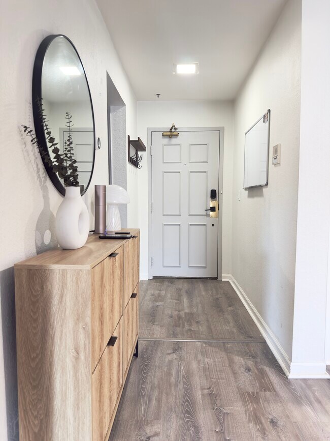 Foto del edificio - 5605 Friars Rd