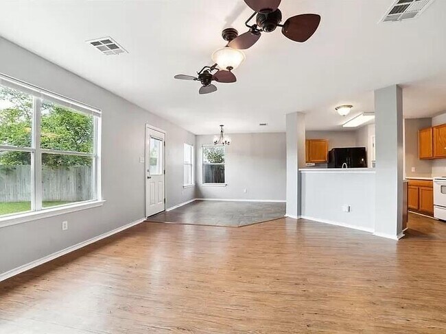 Foto del edificio - 904 Meadow Ridge Loop