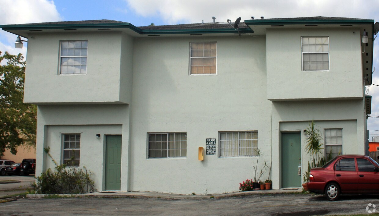Foto del edificio - 950 SW 66th Ave
