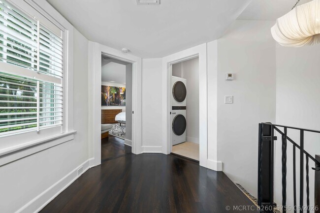 Building Photo - 511 32nd St
