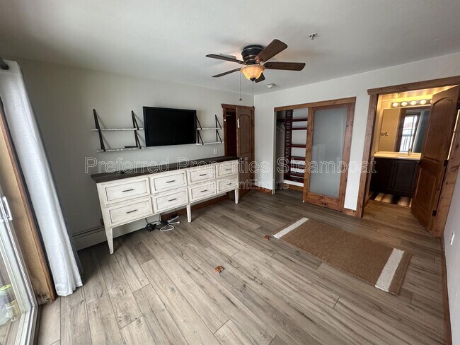 Foto del edificio - 3305 Columbine Dr