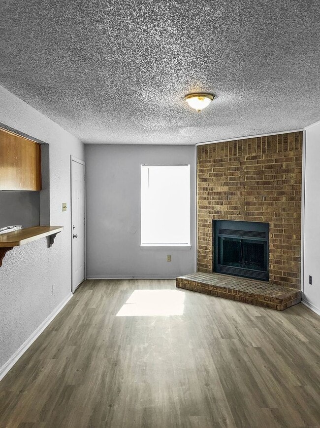 Foto del edificio - 821 N Mesquite St