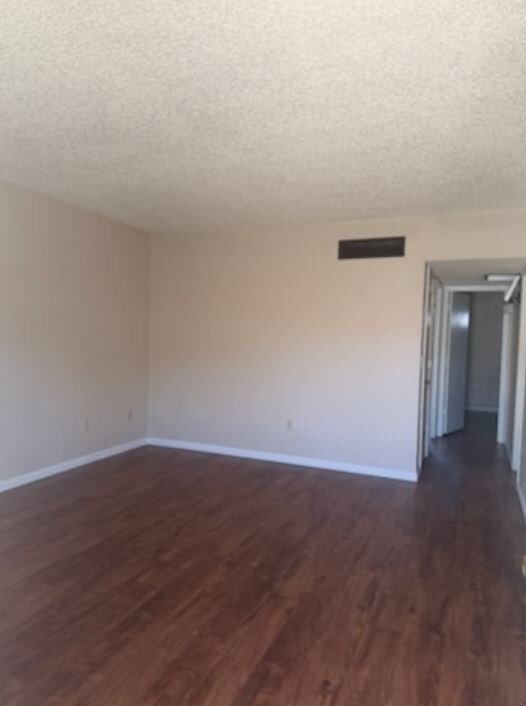 Foto del edificio - 1518 E Hedrick Dr