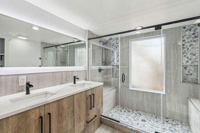 Building Photo - Newly Renovated Single Family Brewerytown