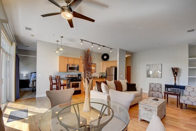 Foto del edificio - 5677 S Park Pl