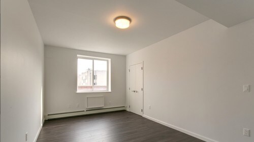Foto del edificio - 196 E 2nd St