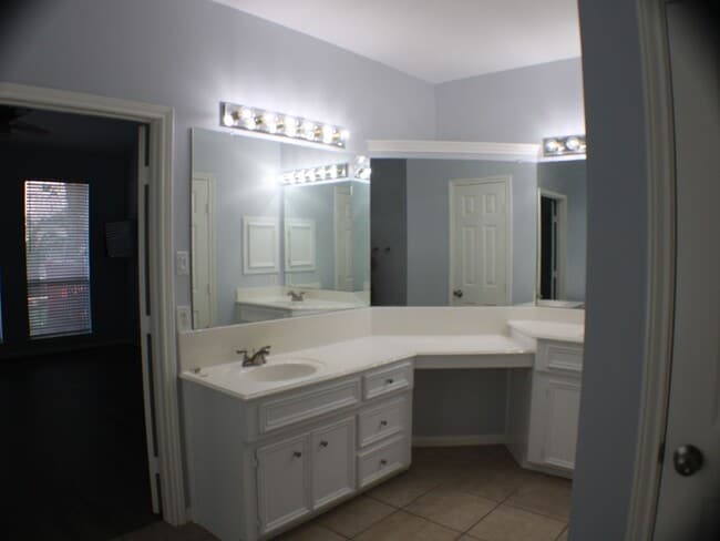 Foto del edificio - 3204 Coral Ridge Dr