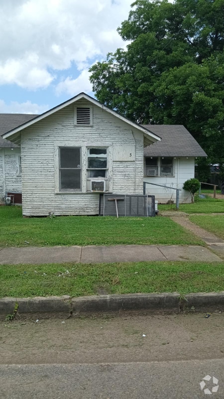 Building Photo - 3 Louisiana Ave