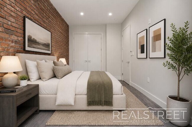 Building Photo - NEW 1 Bed in Prospect Park South!