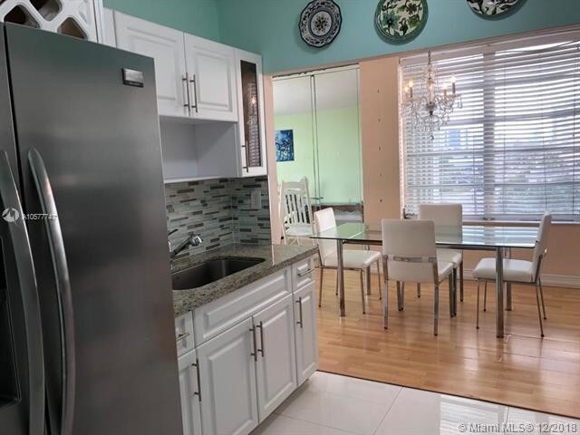 Foto del edificio - 7800 Carlyle Ave