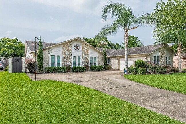 Foto del edificio - Zoned to CLHS! Updated One Story 4BR Home!