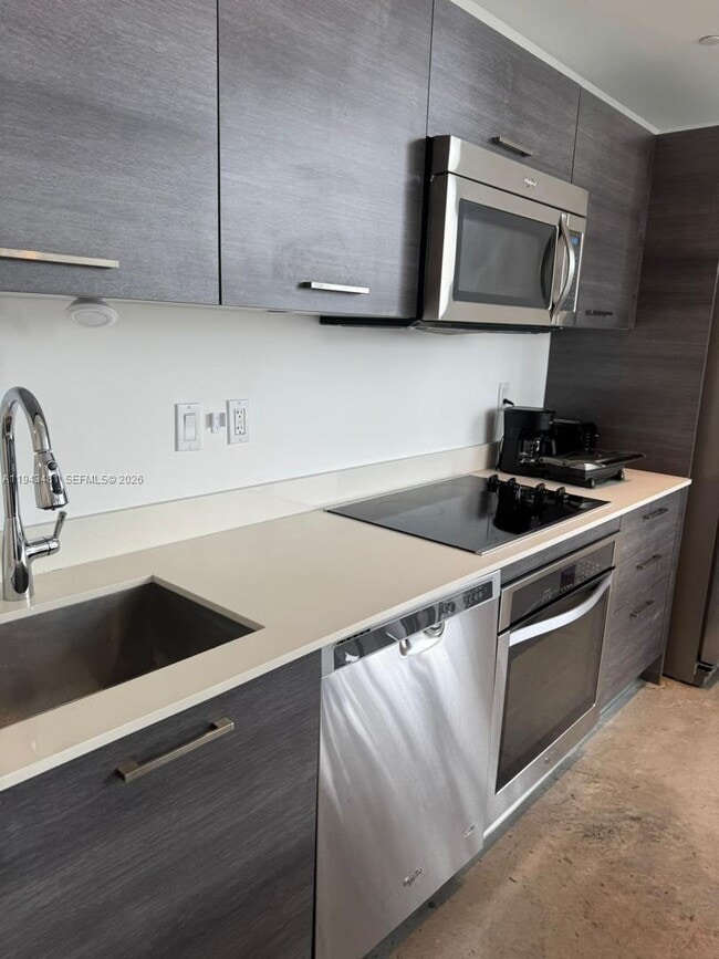 Foto del edificio - 151 SE 1st St