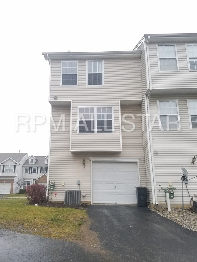 Building Photo - 115 Giera Ct