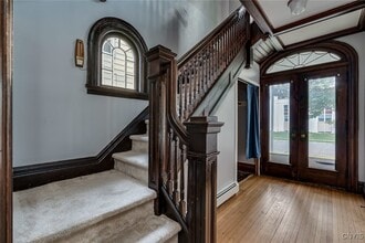 Building Photo - 121 Haley St