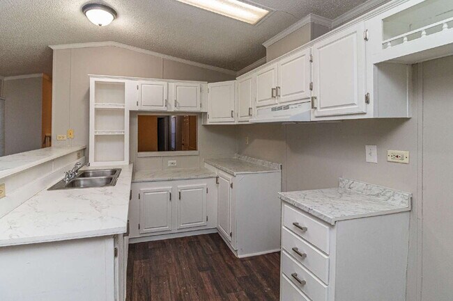 Foto del edificio - 3 Bedroom, 2 Bathroom mobile home in Pikeville.