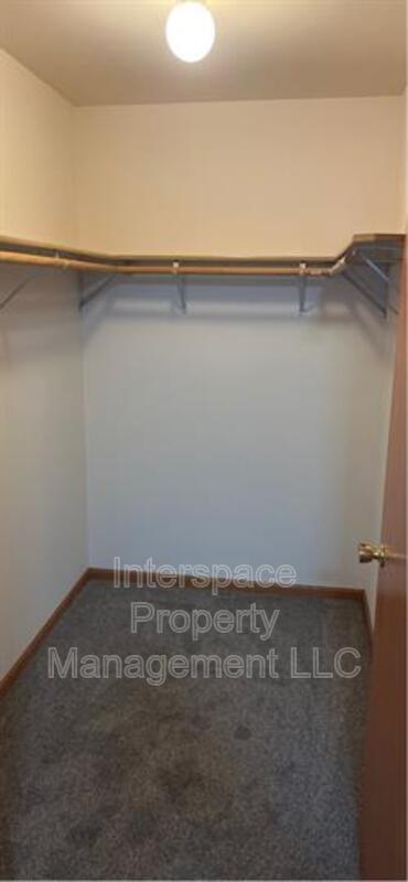 Building Photo - 1335 Rock Run Dr