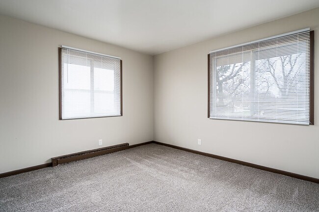 Building Photo - 1613 Overdene Ave