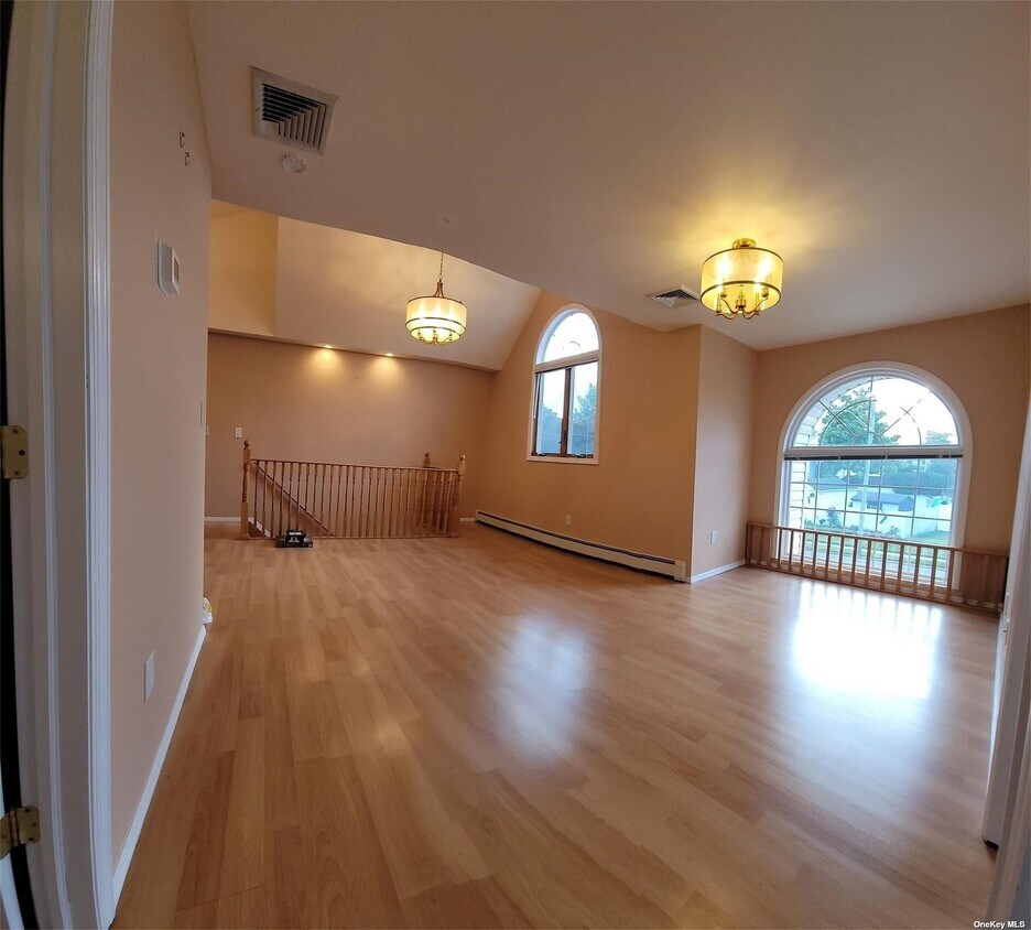 4143 Harriet Rd Unit 1, Bethpage, NY 11714 Apartments in Bethpage, NY
