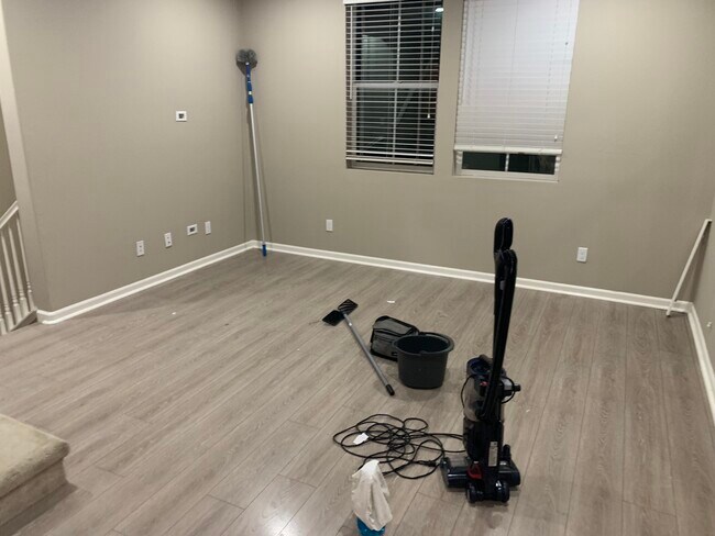 Living room - 1435 Nestwood Way