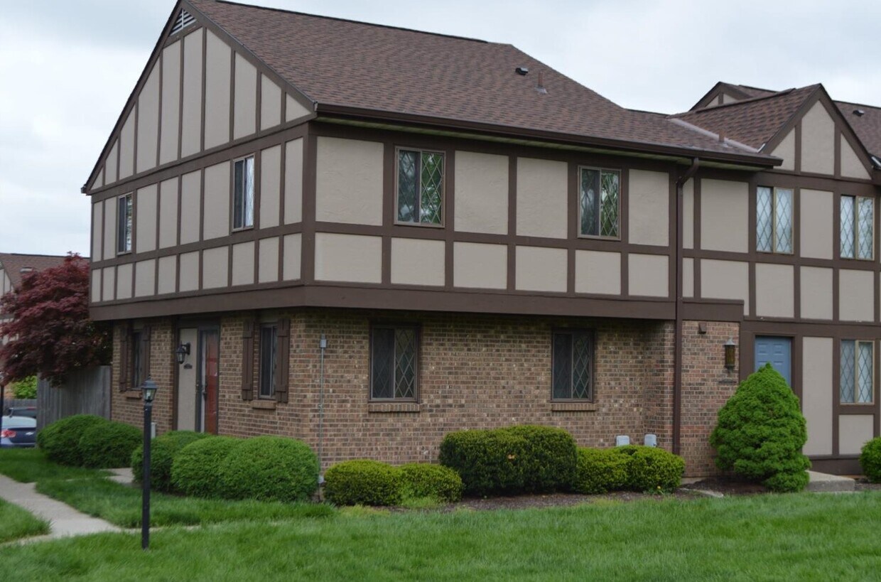 Foto principal - 7451 Saxony Dr